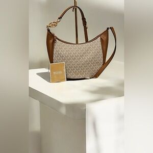 New Michael Kors Logo Cheryl Crossbody/ Shoulder Bag  with care card